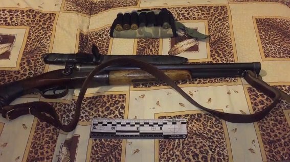 В Киевской области задержали беглого рецидивиста (ФОТО, ВИДЕО) (фото) - фото 4 В Киевской области задержали беглого рецидивиста (ФОТО, ВИДЕО) (фото) - фото 4