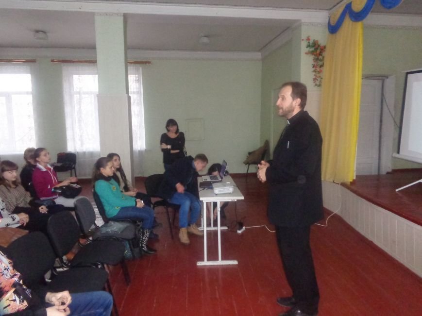 «Городские стражи» назвали учащимся 8-11 классов ОШ №12 Красноармейска 10 причин не употреблять наркотики (фото) - фото 6 «Городские стражи» назвали учащимся 8-11 классов ОШ №12 Красноармейска 10 причин не употреблять наркотики (фото) - фото 6