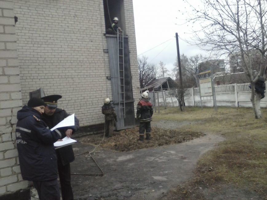 Павлоградские спасатели повышали оперативное мастерство. (ФОТО) (фото) - фото 2 Павлоградские спасатели повышали оперативное мастерство. (ФОТО) (фото) - фото 2