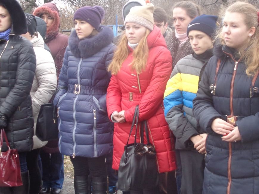 «Пам'ять народу – найдостовірніше джерело»: в Красноармейске прошел митинг-реквием памяти жертв беспощадного Голодомора (фото) - фото 2 «Пам'ять народу – найдостовірніше джерело»: в Красноармейске прошел митинг-реквием памяти жертв беспощадного Голодомора (фото) - фото 2
