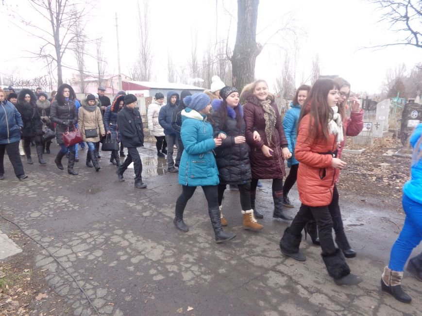 «Пам'ять народу – найдостовірніше джерело»: в Красноармейске прошел митинг-реквием памяти жертв беспощадного Голодомора (фото) - фото 1 «Пам'ять народу – найдостовірніше джерело»: в Красноармейске прошел митинг-реквием памяти жертв беспощадного Голодомора (фото) - фото 1