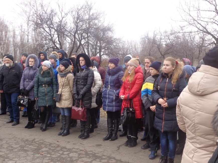 «Пам'ять народу – найдостовірніше джерело»: в Красноармейске прошел митинг-реквием памяти жертв беспощадного Голодомора (фото) - фото 2 «Пам'ять народу – найдостовірніше джерело»: в Красноармейске прошел митинг-реквием памяти жертв беспощадного Голодомора (фото) - фото 2