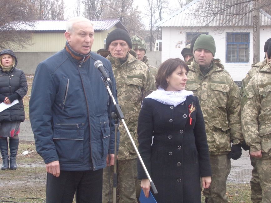 «Пам'ять народу – найдостовірніше джерело»: в Красноармейске прошел митинг-реквием памяти жертв беспощадного Голодомора (фото) - фото 2 «Пам'ять народу – найдостовірніше джерело»: в Красноармейске прошел митинг-реквием памяти жертв беспощадного Голодомора (фото) - фото 2