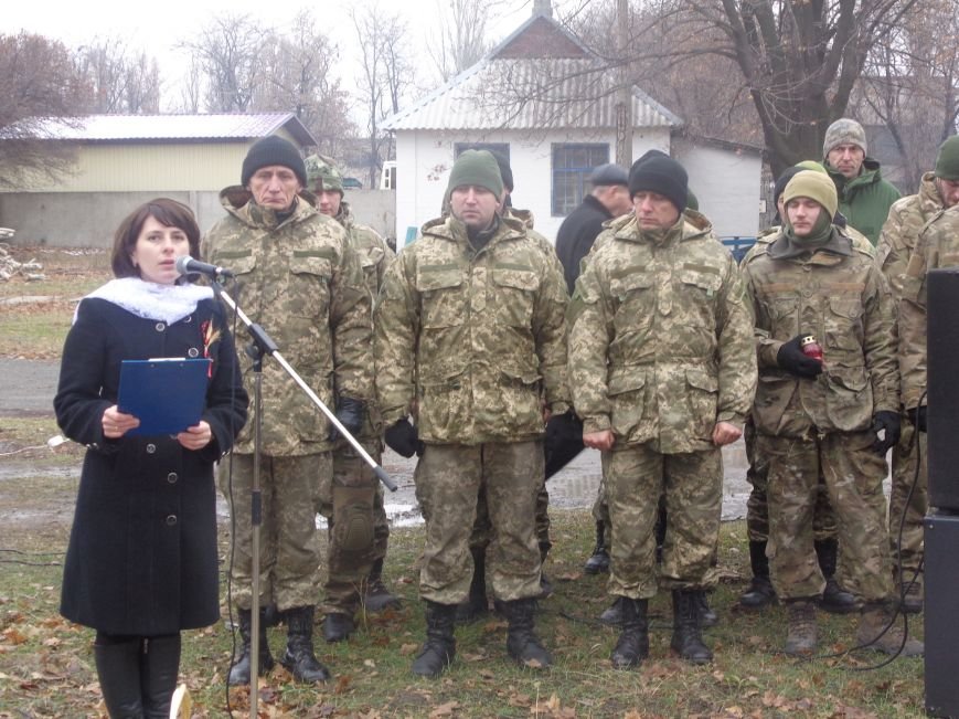 «Пам'ять народу – найдостовірніше джерело»: в Красноармейске прошел митинг-реквием памяти жертв беспощадного Голодомора (фото) - фото 1 «Пам'ять народу – найдостовірніше джерело»: в Красноармейске прошел митинг-реквием памяти жертв беспощадного Голодомора (фото) - фото 1