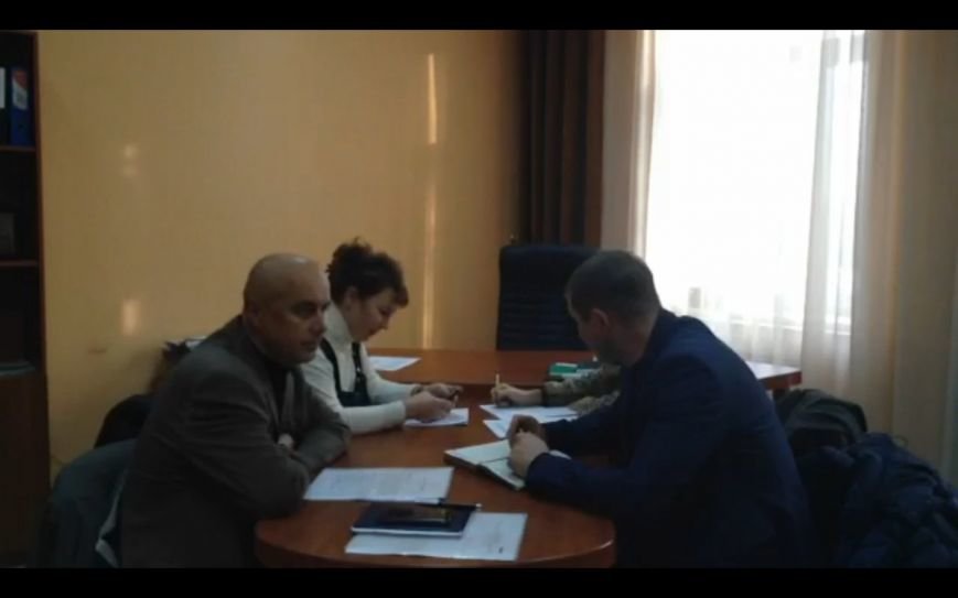 Новый депутатский корпус Димитрова: «боязнь публичности» и препятствия работе СМИ (фото) - фото 1 Новый депутатский корпус Димитрова: «боязнь публичности» и препятствия работе СМИ (фото) - фото 1