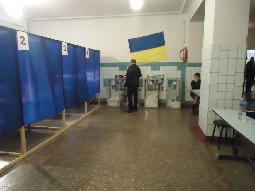 Голосование в Красноармейске: явка избирателей оставляет желать лучшего (фото) - фото 2 Голосование в Красноармейске: явка избирателей оставляет желать лучшего (фото) - фото 2