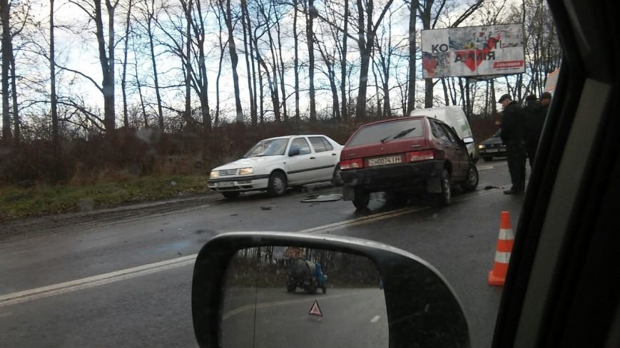 ДТП поблизу села Малехів: опубліковані фото з місця події (фото) - фото 1 ДТП поблизу села Малехів: опубліковані фото з місця події (фото) - фото 1