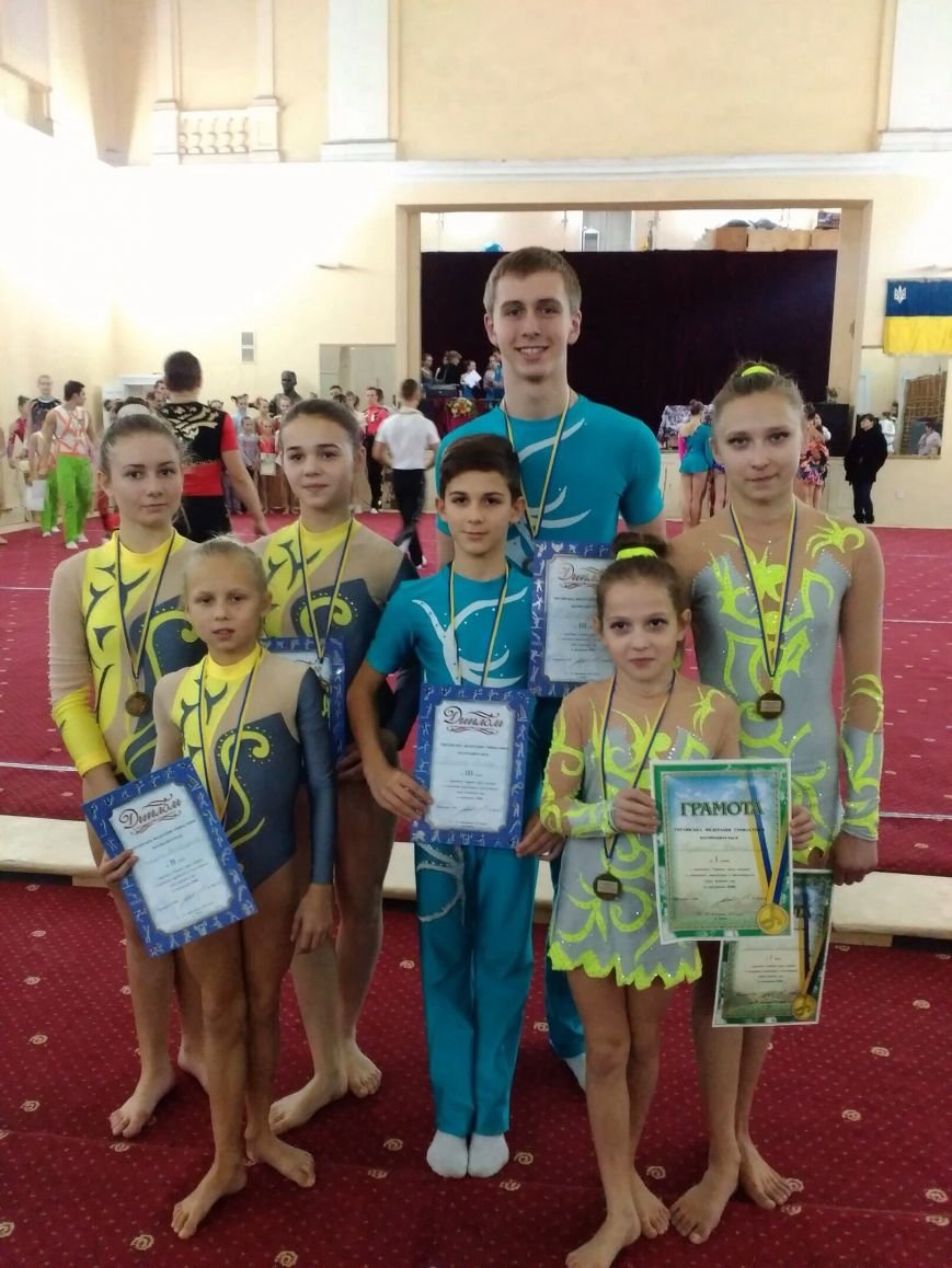 Днепродзержинские акробаты успешно выступили на Чемпионате Украины во Львове (фото) - фото 1 Днепродзержинские акробаты успешно выступили на Чемпионате Украины во Львове (фото) - фото 1