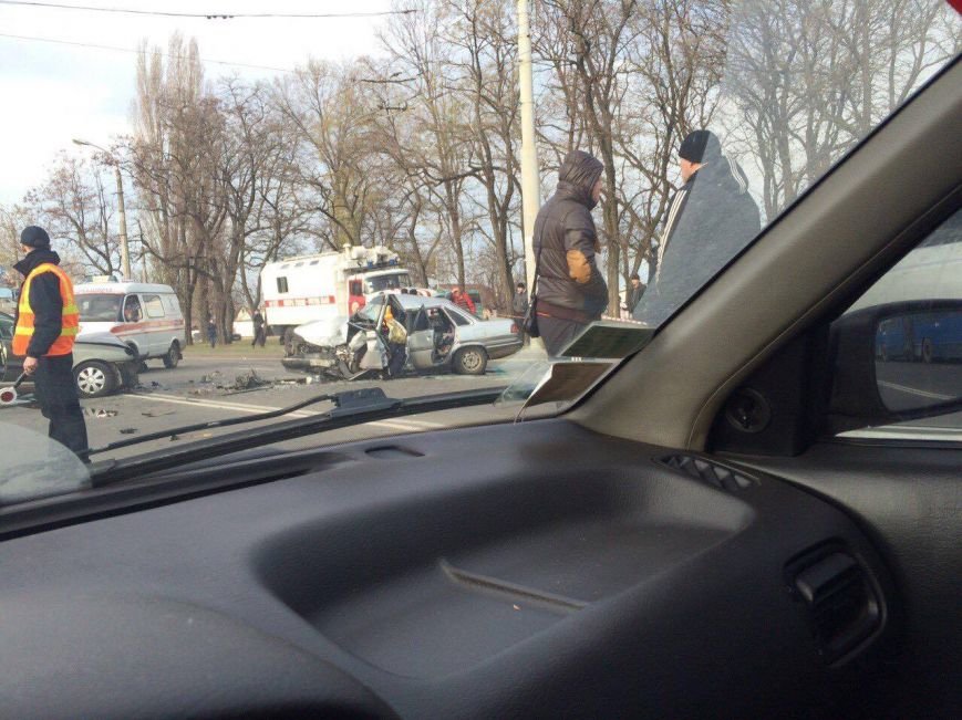 В Одессе на выезде на Киевскую трассу «лобовуха» заблокировала движение (ФОТО) (фото) - фото 1