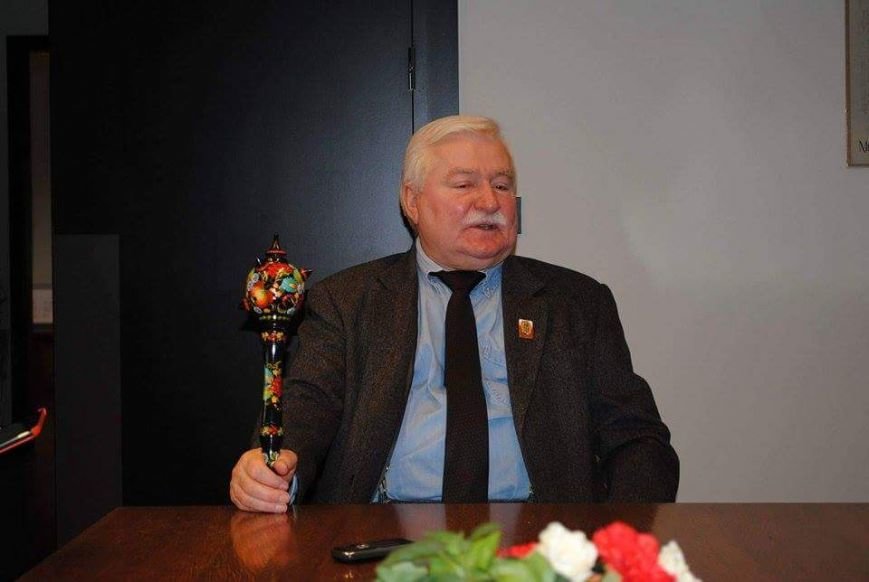 Нобелевский лауреат Лех Валенса: «Польша выбила зубы русскому медведю» (фото) - фото 1 Нобелевский лауреат Лех Валенса: «Польша выбила зубы русскому медведю» (фото) - фото 1