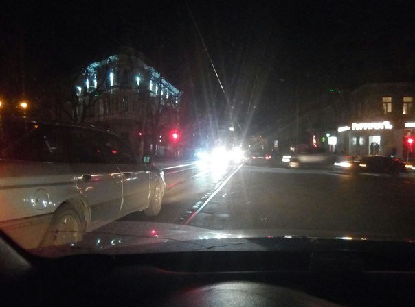 Перепутали: В Одессе днем включают уличное освещение, а ночью выключают (ФОТО) (фото) - фото 1