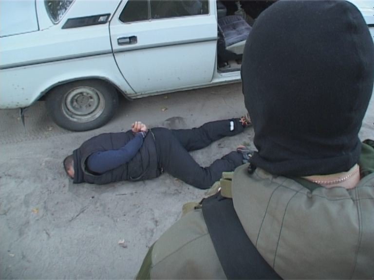 Террористов, бросивших гранату в военкомат, будут судить в Днепропетровске (ФОТО) (фото) - фото 1 Террористов, бросивших гранату в военкомат, будут судить в Днепропетровске (ФОТО) (фото) - фото 1