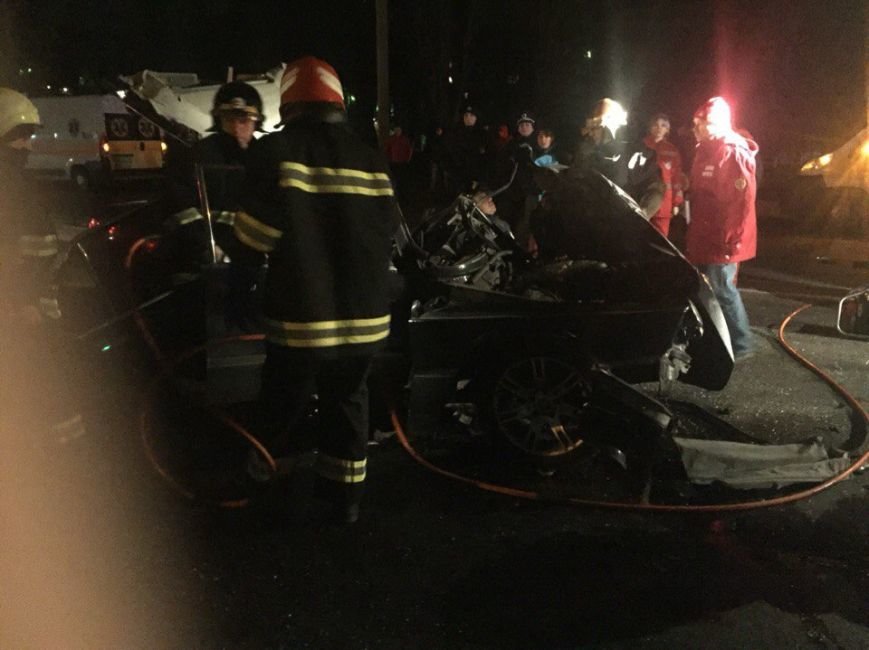 Около одесского автовокзала произошла смертельная авария: автомобили всмятку (ФОТО, ВИДЕО) (фото) - фото 1