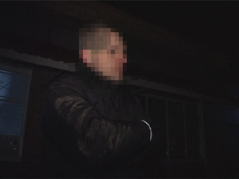 СБУ задержала жителя Днепропетровска при попытке продать автомат «Калашникова» (ФОТО) (фото) - фото 1 СБУ задержала жителя Днепропетровска при попытке продать автомат «Калашникова» (ФОТО) (фото) - фото 1