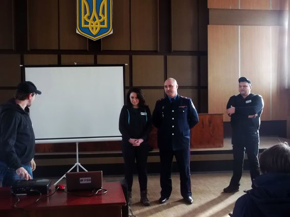Школьники Димитрова узнали алгоритм поведения в чрезвычайных ситуациях (фото) - фото 3 Школьники Димитрова узнали алгоритм поведения в чрезвычайных ситуациях (фото) - фото 3