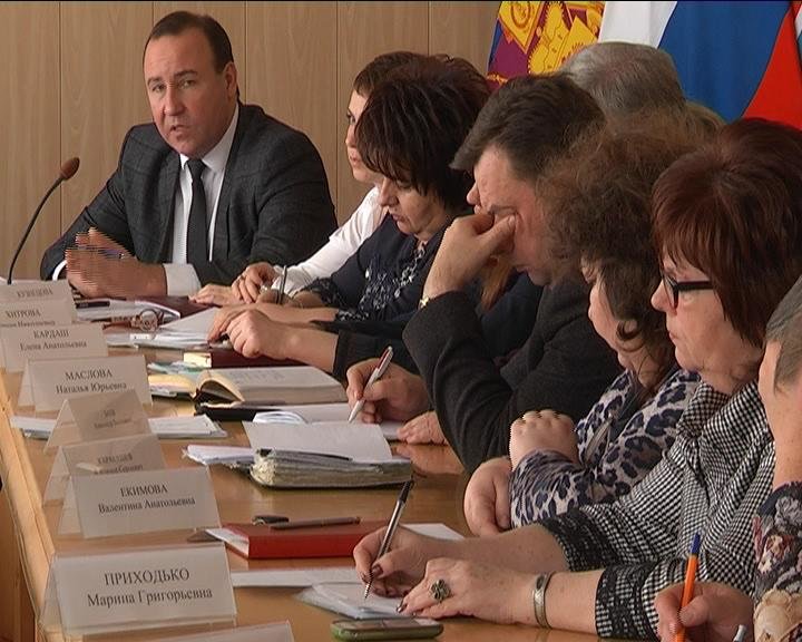 В администрации Армавира обсудили важность установки видеокамер в многоэтажках (фото) - фото 1 В администрации Армавира обсудили важность установки видеокамер в многоэтажках (фото) - фото 1