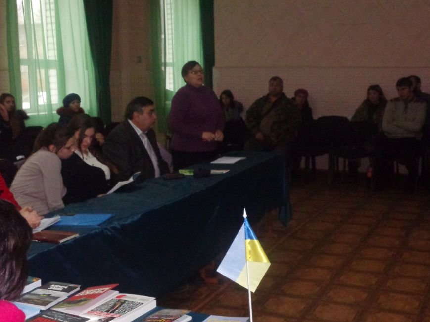 «Війна - то великий виклик, що потребує відповіді» - в Красноармейск приехал фестиваль творчества «Обручка Катерини» (фото) - фото 7 «Війна - то великий виклик, що потребує відповіді» - в Красноармейск приехал фестиваль творчества «Обручка Катерини» (фото) - фото 7