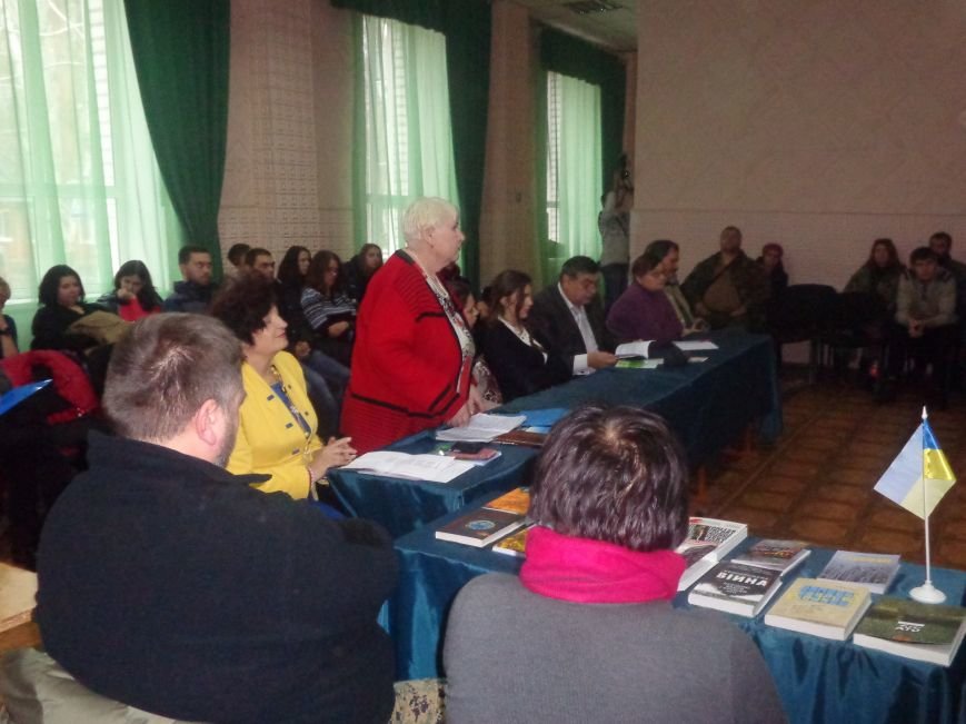 «Війна - то великий виклик, що потребує відповіді» - в Красноармейск приехал фестиваль творчества «Обручка Катерини» (фото) - фото 7 «Війна - то великий виклик, що потребує відповіді» - в Красноармейск приехал фестиваль творчества «Обручка Катерини» (фото) - фото 7