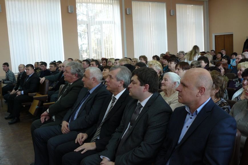По случаю государственных праздников в Криворожском районе собрались на торжество «две армии» (ФОТО) (фото) - фото 1 По случаю государственных праздников в Криворожском районе собрались на торжество «две армии» (ФОТО) (фото) - фото 1
