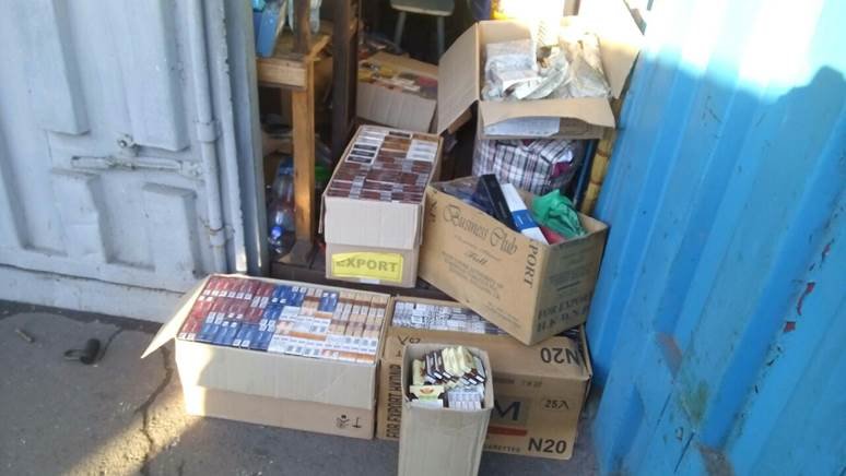 В Мариуполе обнаружили склад контрфактных сигарет для В Мариуполе обнаружили склад контрфактных сигарет для