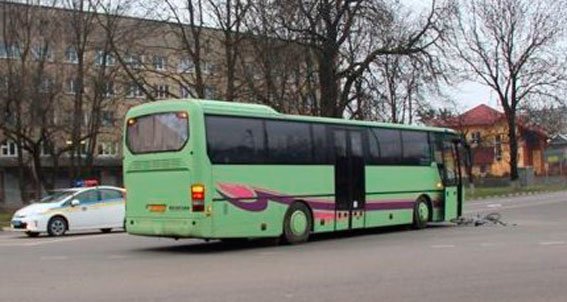 На Львівщині під колеса автобуса потрапив велосипедист (фото) - фото 2 На Львівщині під колеса автобуса потрапив велосипедист (фото) - фото 2