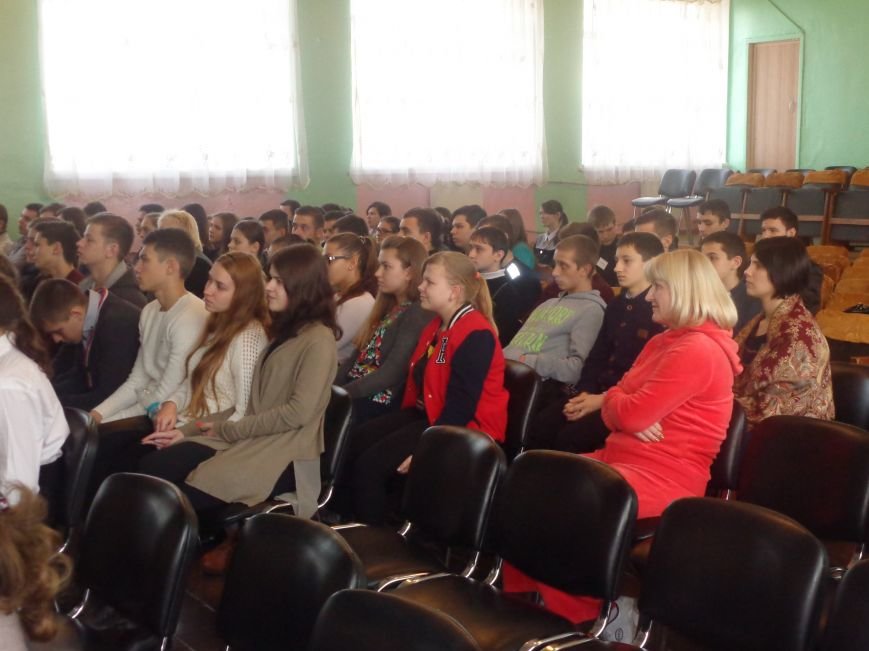 Служить и защищать: в ряды ОО «Молодежная лига будущих полицейских» вступили школьники Димитрова (фото) - фото 6 Служить и защищать: в ряды ОО «Молодежная лига будущих полицейских» вступили школьники Димитрова (фото) - фото 6