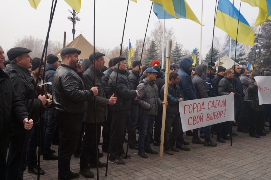 В поддержку Юрия Вилкула на митинг привезли представителей профсоюзов и спортивных федераций (ФОТО) (фото) - фото 2 В поддержку Юрия Вилкула на митинг привезли представителей профсоюзов и спортивных федераций (ФОТО) (фото) - фото 2