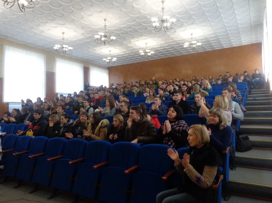 «Козацькому роду нема переводу!» - в Красноармейске выступил украинский коллектив «Вертеп» (фото) - фото 16 «Козацькому роду нема переводу!» - в Красноармейске выступил украинский коллектив «Вертеп» (фото) - фото 16
