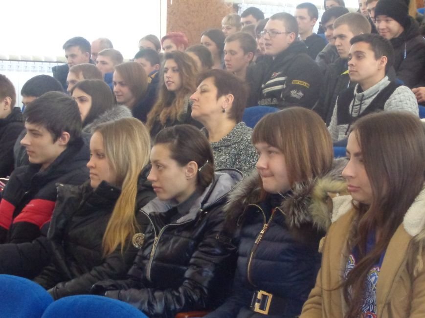 «Козацькому роду нема переводу!» - в Красноармейске выступил украинский коллектив «Вертеп» (фото) - фото 4 «Козацькому роду нема переводу!» - в Красноармейске выступил украинский коллектив «Вертеп» (фото) - фото 4
