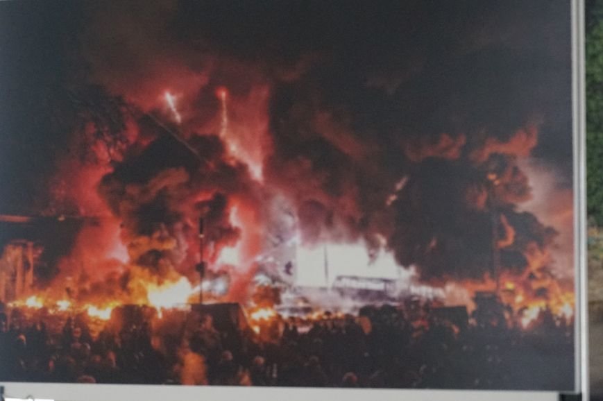 В Криворожском горисполкоме разместили фотографии с Евромайдана (ФОТО) (фото) - фото 4 В Криворожском горисполкоме разместили фотографии с Евромайдана (ФОТО) (фото) - фото 4