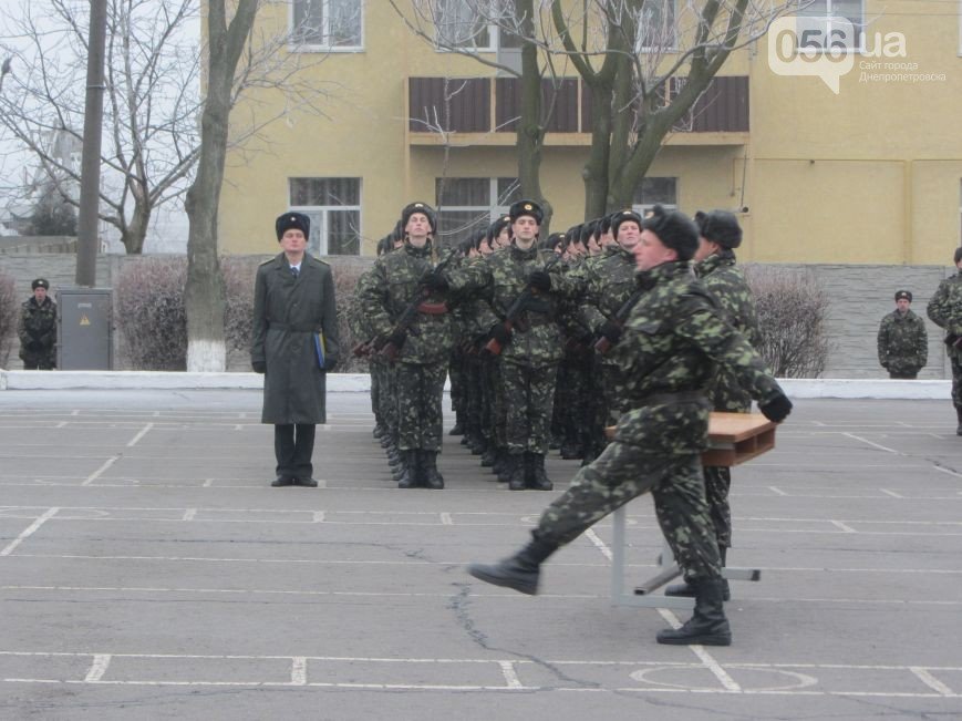 В Днепропетровске 190 военнослужащих приняли присягу на верность украинскому народу (ФОТО) (фото) - фото 1 В Днепропетровске 190 военнослужащих приняли присягу на верность украинскому народу (ФОТО) (фото) - фото 1