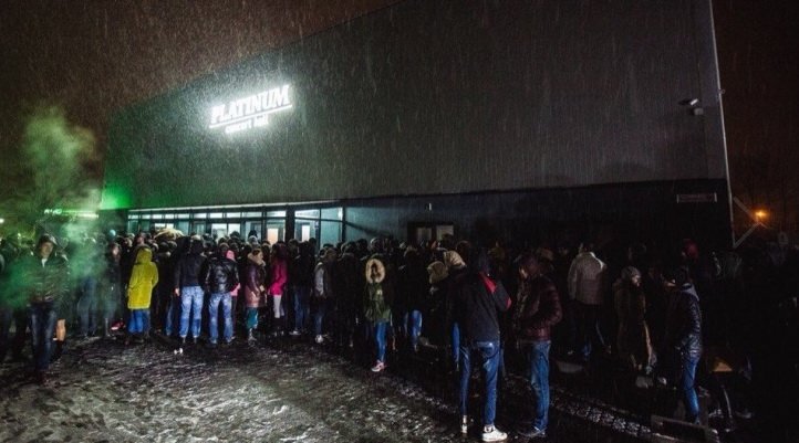 Російські репери з піснями на бандитському сленгу і з матюками зібрали в Івано-Франківську аншлаг. ФОТО (фото) - фото 2
