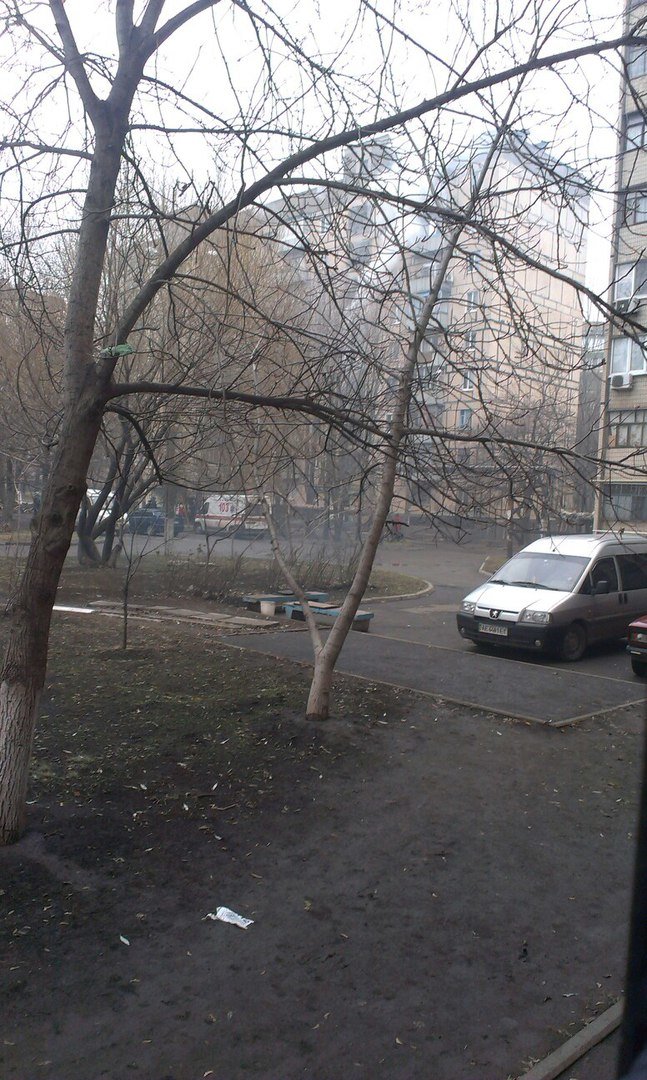 На бульваре Вечернем в Кривом Роге загорелась многоэтажка (ФОТО) (фото) - фото 1 На бульваре Вечернем в Кривом Роге загорелась многоэтажка (ФОТО) (фото) - фото 1