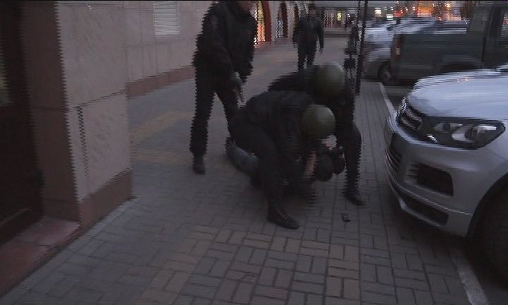 Брянские полицейские задержали двух иностранцев, вымогавших деньги у бизнесмена (фото) - фото 3 Брянские полицейские задержали двух иностранцев, вымогавших деньги у бизнесмена (фото) - фото 3