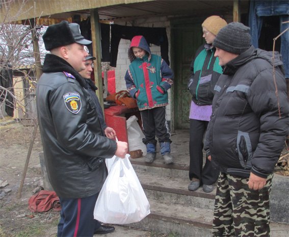 Поліцейські Кіровоградщини долучилися до проведення Дня благодійності (ФОТО) (фото) - фото 1 Поліцейські Кіровоградщини долучилися до проведення Дня благодійності (ФОТО) (фото) - фото 1