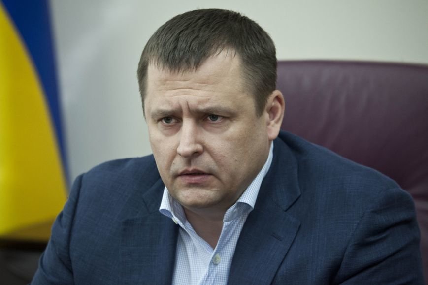 В Мирном наладят освещение на улице (фото) - фото 2 В Мирном наладят освещение на улице (фото) - фото 2