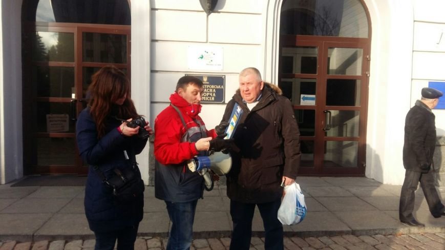В Днепропетровске депутаты собрались на первую сессию облсовета нового созыва. ТЕКСТОВЫЙ ОНЛАЙН (фото) - фото 2 В Днепропетровске депутаты собрались на первую сессию облсовета нового созыва. ТЕКСТОВЫЙ ОНЛАЙН (фото) - фото 2