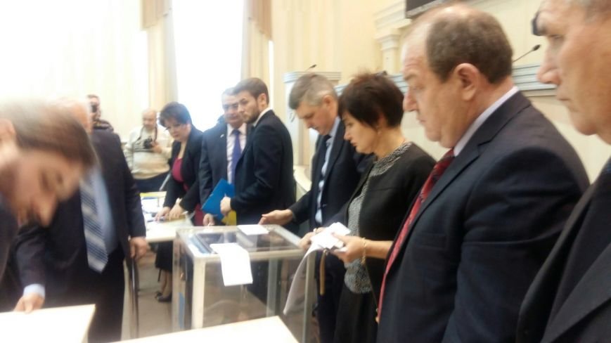 Депутаты Днепропетровского облсовета приступили к выборам головы (фото) - фото 4 Депутаты Днепропетровского облсовета приступили к выборам головы (фото) - фото 4