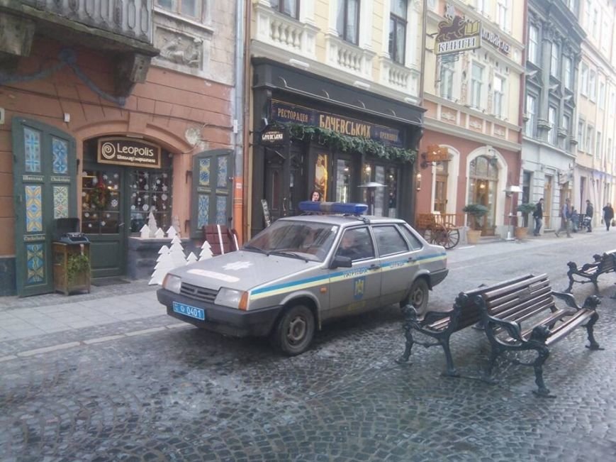 Сьогодні у Львові активісти відкрили полювання на псевдоволонтерів (ФОТО) (фото) - фото 1 Сьогодні у Львові активісти відкрили полювання на псевдоволонтерів (ФОТО) (фото) - фото 1