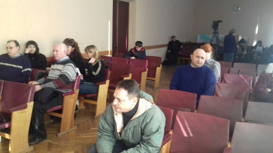 Новый председатель горизбиркома Кривого Рога приняла присягу, но отказалась рассматривать подготовленные проекты постановлений (фото) - фото 1 Новый председатель горизбиркома Кривого Рога приняла присягу, но отказалась рассматривать подготовленные проекты постановлений (фото) - фото 1