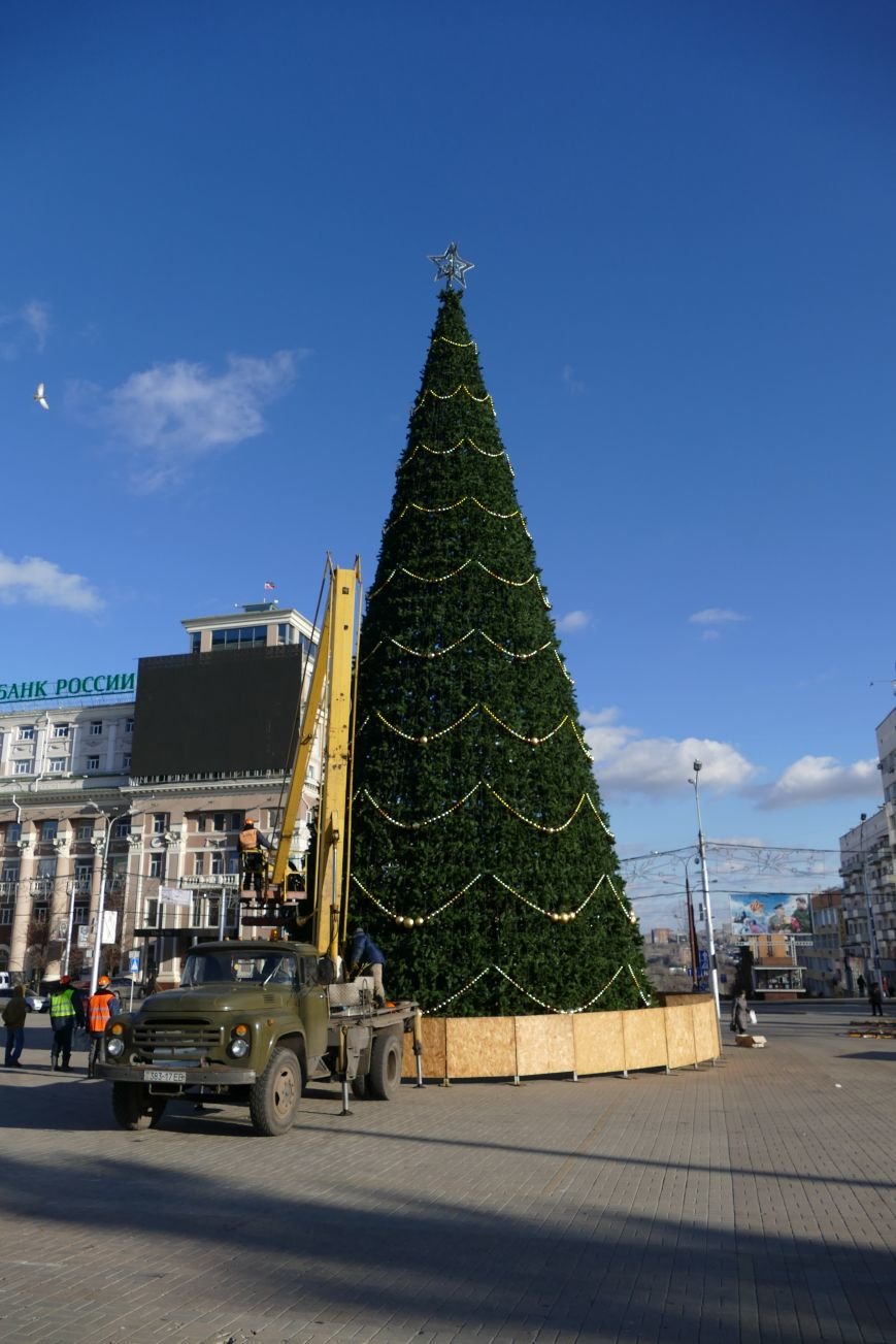 Главная елка Донецка будет украшена только российскими игрушками (ФОТО) (фото) - фото 2 Главная елка Донецка будет украшена только российскими игрушками (ФОТО) (фото) - фото 2