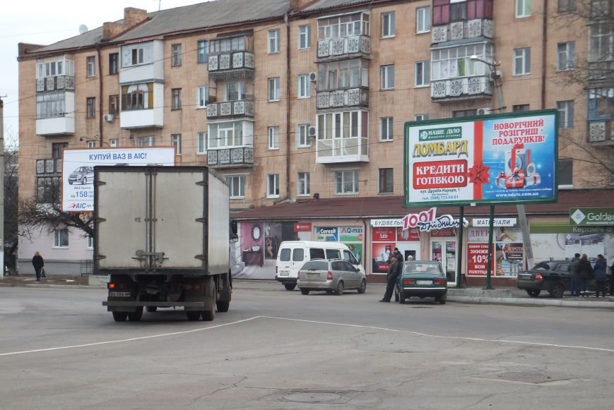 В Кировограде произошло ДТП с участием грузовика. (ФОТО) (фото) - фото 2 В Кировограде произошло ДТП с участием грузовика. (ФОТО) (фото) - фото 2