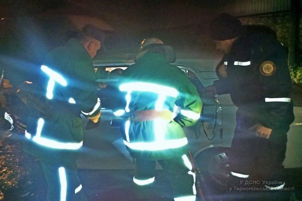 На Тернопільщині зіткнулись Москвич 412 та FAW (фото) (фото) - фото 1 На Тернопільщині зіткнулись Москвич 412 та FAW (фото) (фото) - фото 1