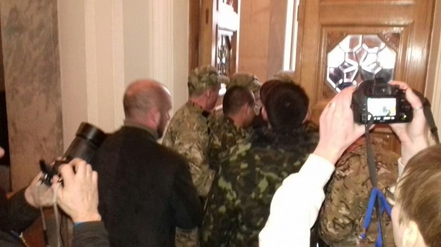 Нардеп Константин Усов заявил, что вопрос по Кривому Рогу будет слушаться в четверг, а не сегодня (фото) - фото 1 Нардеп Константин Усов заявил, что вопрос по Кривому Рогу будет слушаться в четверг, а не сегодня (фото) - фото 1