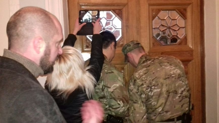 Нардеп Константин Усов заявил, что вопрос по Кривому Рогу будет слушаться в четверг, а не сегодня (фото) - фото 1 Нардеп Константин Усов заявил, что вопрос по Кривому Рогу будет слушаться в четверг, а не сегодня (фото) - фото 1