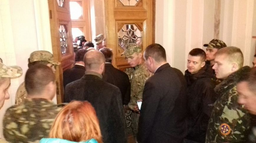 Нардеп Константин Усов заявил, что вопрос по Кривому Рогу будет слушаться в четверг, а не сегодня (фото) - фото 1 Нардеп Константин Усов заявил, что вопрос по Кривому Рогу будет слушаться в четверг, а не сегодня (фото) - фото 1