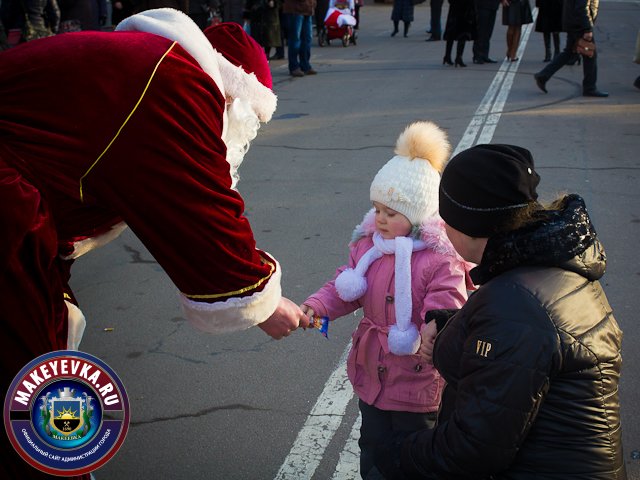 В Макеевке проходит предпраздничная новогодняя ярмарка (фото) (фото) - фото 1