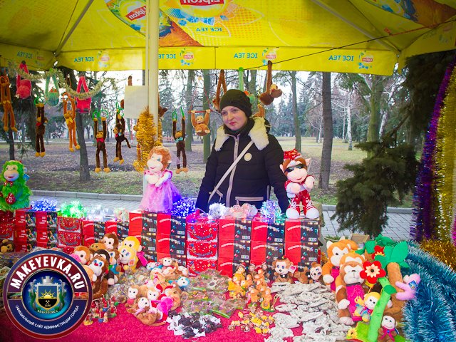 В Макеевке проходит предпраздничная новогодняя ярмарка (фото) (фото) - фото 1