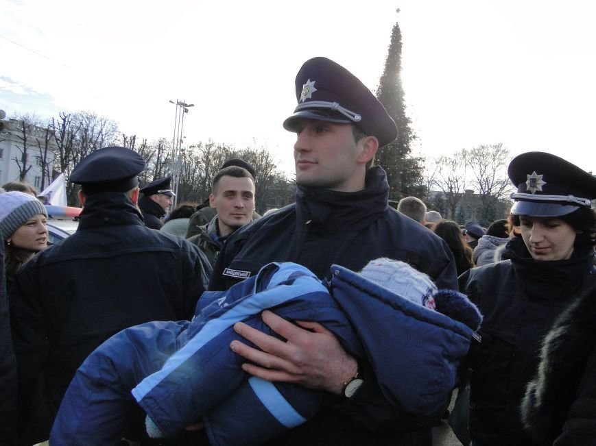 Нова поліція сьогодні присягнула служити громаді Хмельницького (Фото, відео) (фото) - фото 8 Нова поліція сьогодні присягнула служити громаді Хмельницького (Фото, відео) (фото) - фото 8