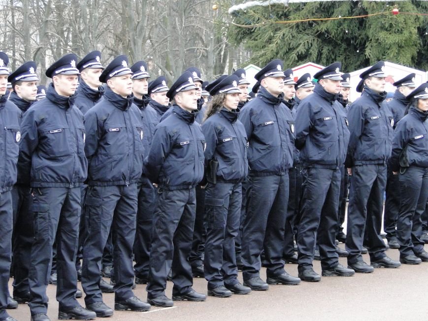 Нова поліція сьогодні присягнула служити громаді Хмельницького (Фото, відео) (фото) - фото 1 Нова поліція сьогодні присягнула служити громаді Хмельницького (Фото, відео) (фото) - фото 1